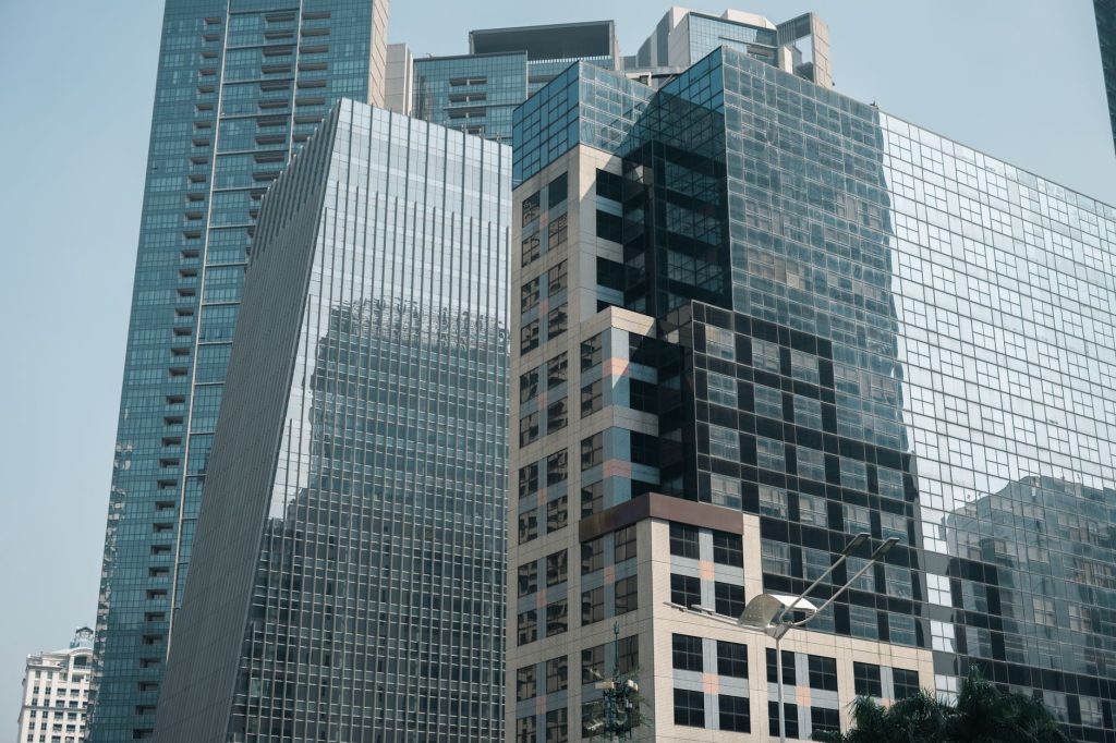 investasi gedung commercial hub