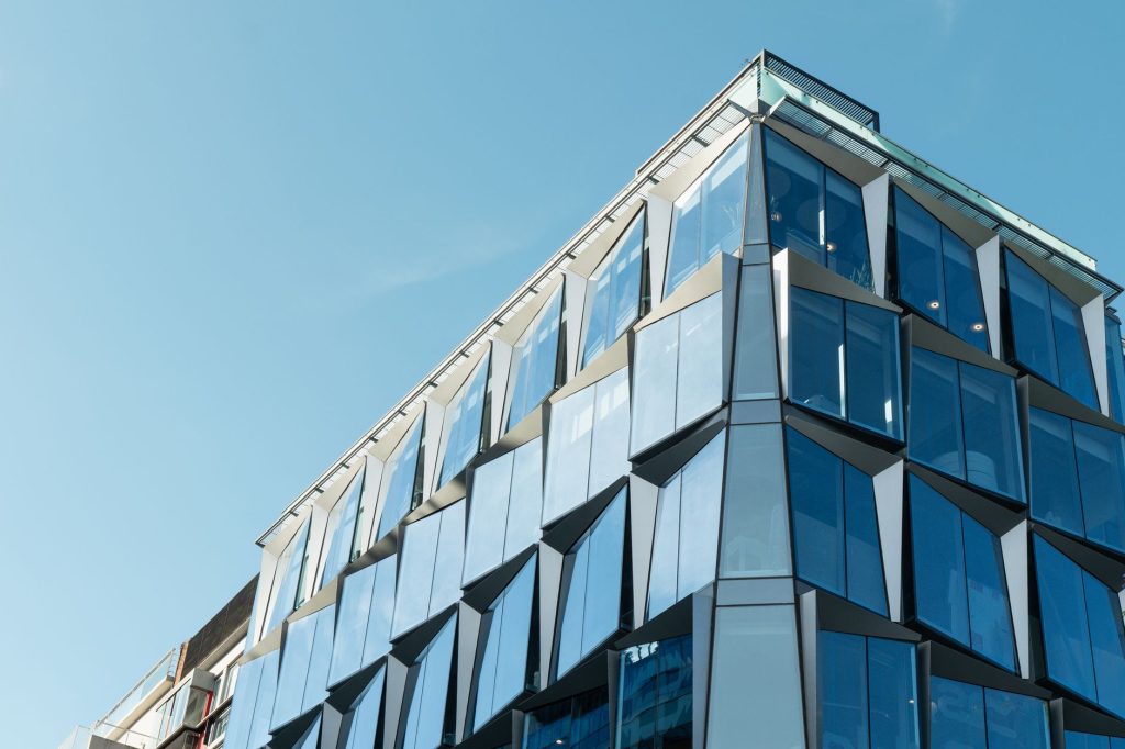 investasi gedung ramah lingkungan EDGE