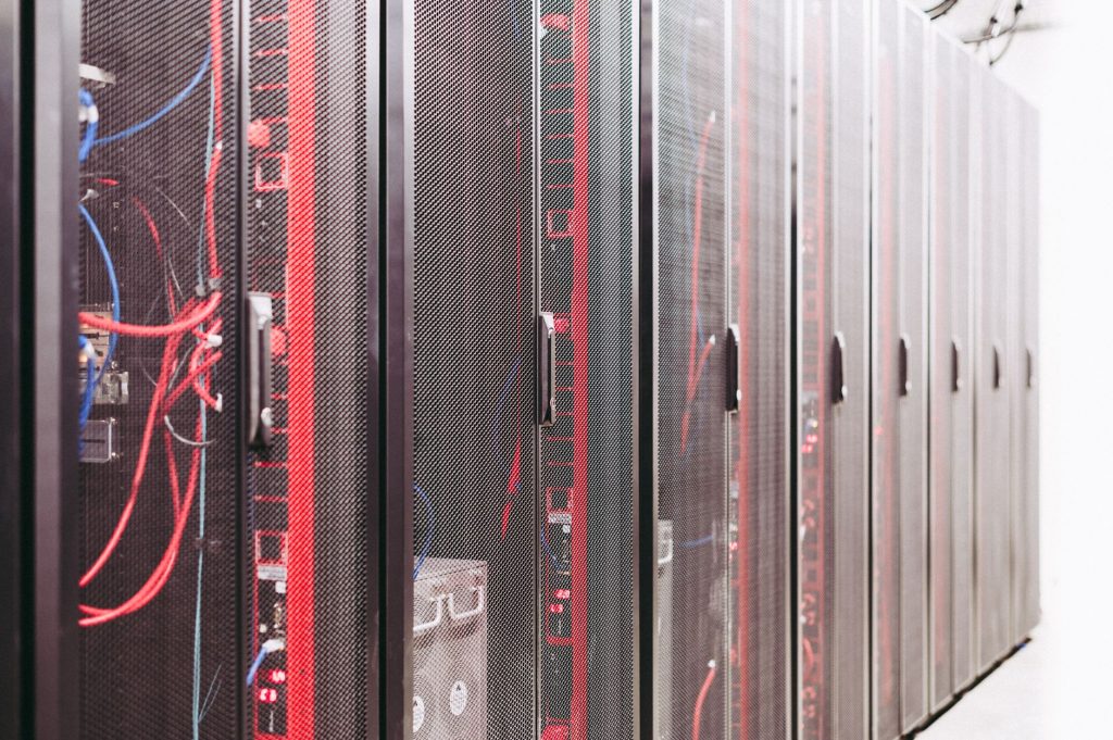 investasi gedung pusat data komersial